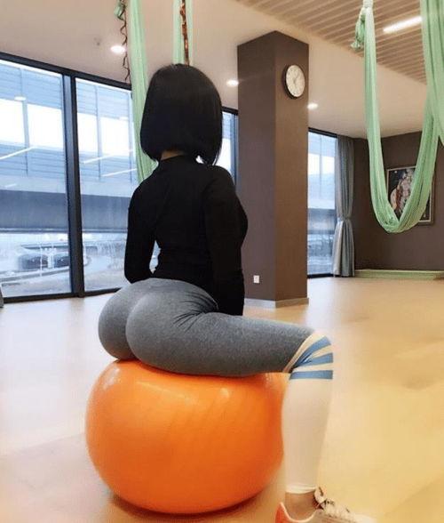 国产丝袜19岁在线视频,国产丝袜19岁少女的私密诱惑瞬间